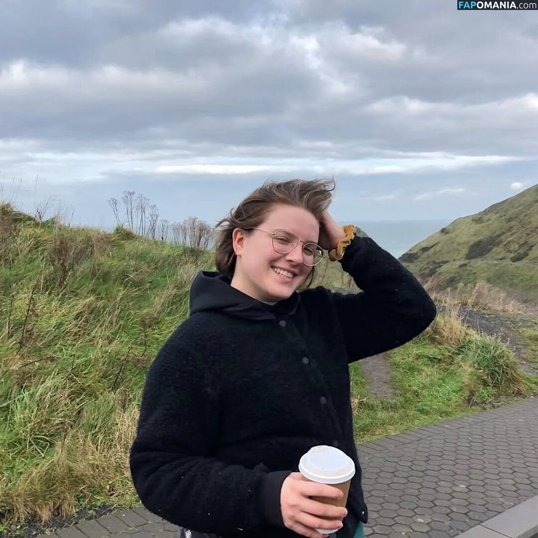 Izzy Roland Naken OnlyFans  Läckta Foto #3