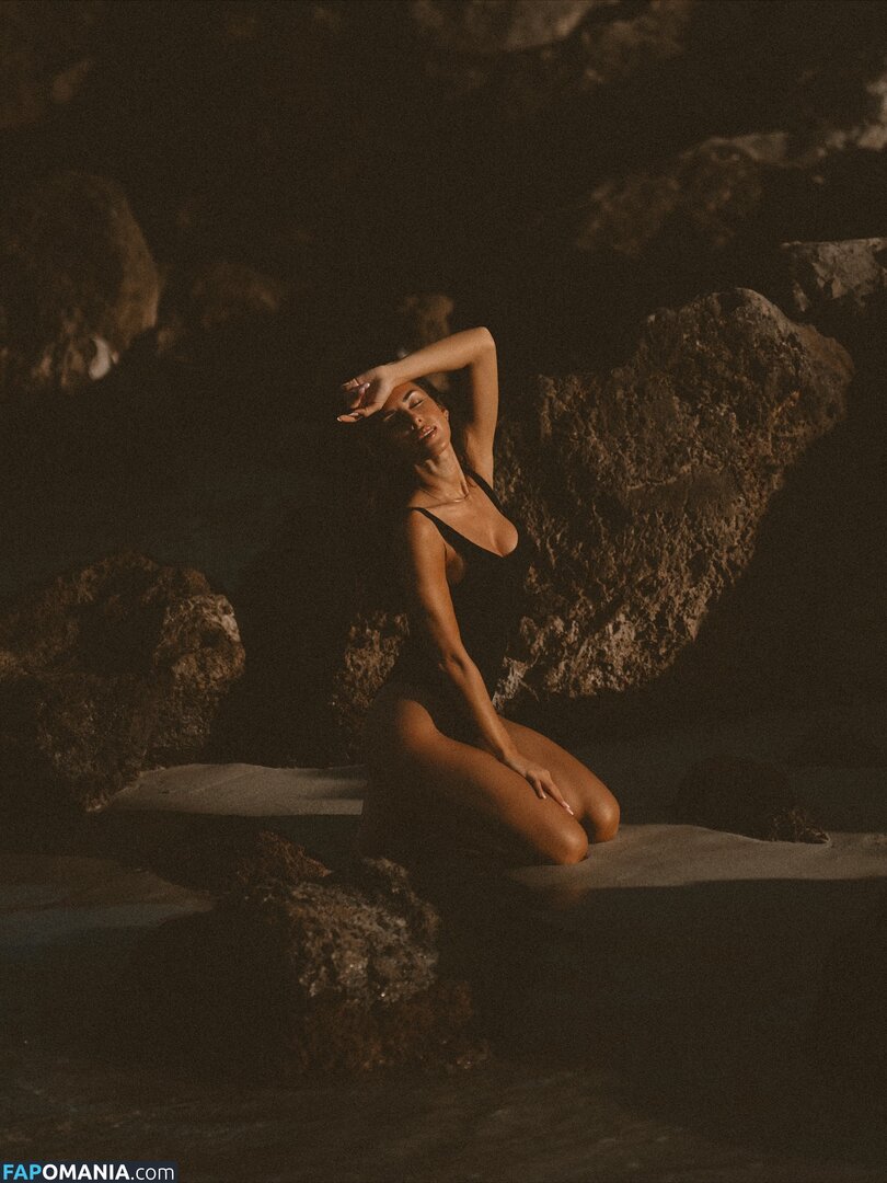 Jana Azizi / jana_azizi Naken OnlyFans  Läckta Foto #7