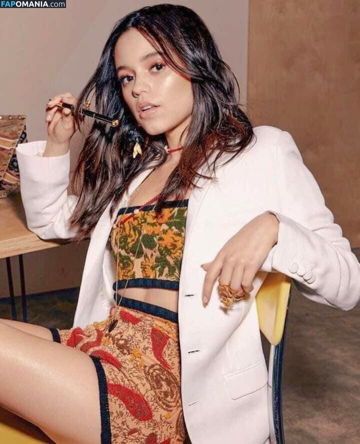 Jenna Ortega / Page / jennaortega Naken OnlyFans  Läckta Foto #14