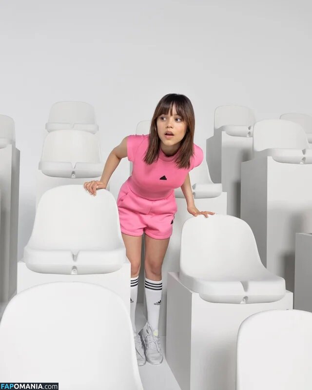 Jenna Ortega / Page / jennaortega Naken OnlyFans  Läckta Foto #53