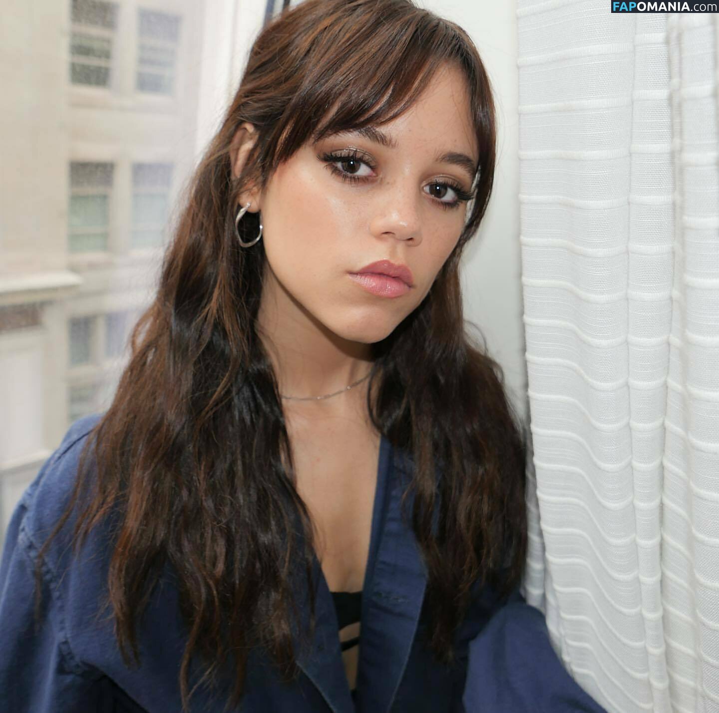 Jenna Ortega / Page / jennaortega Naken OnlyFans  Läckta Foto #86