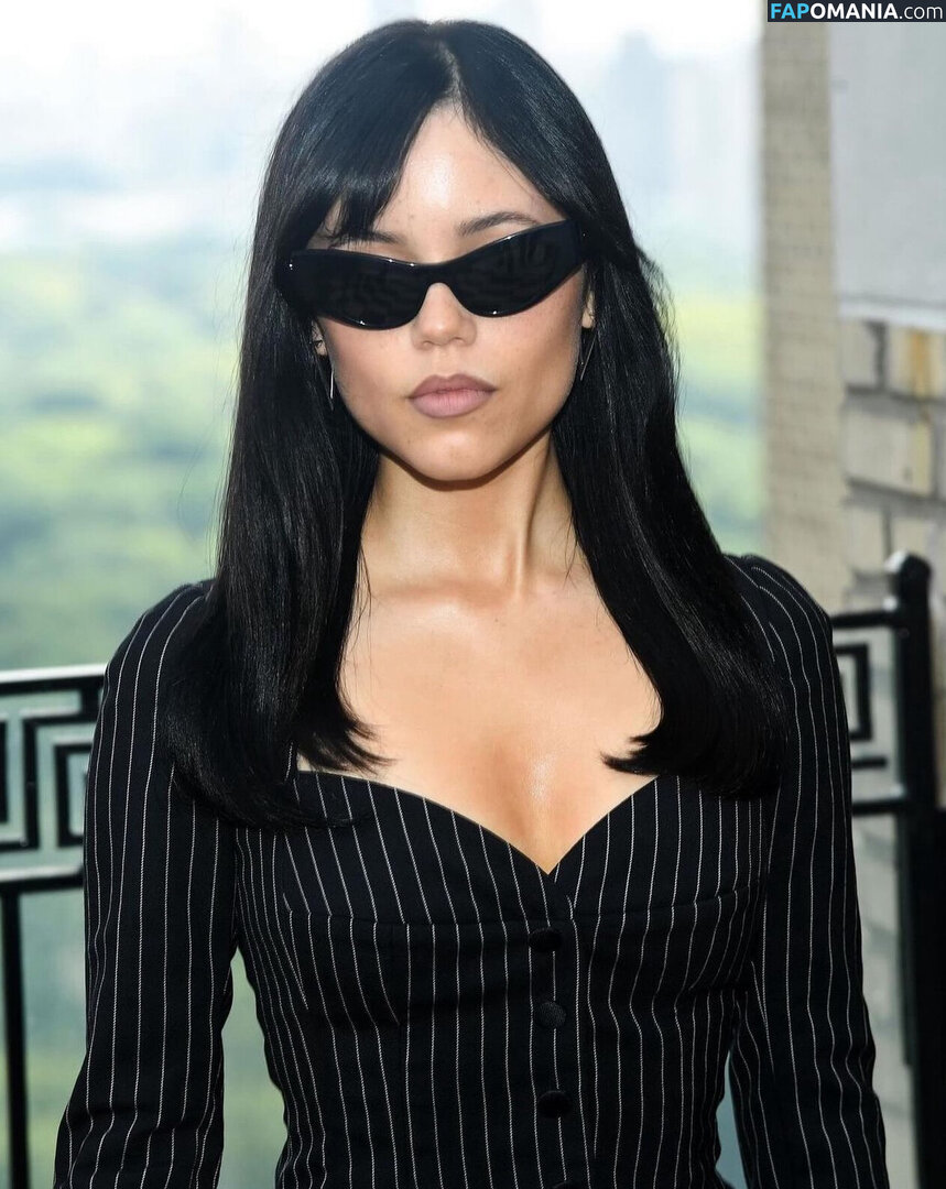 Jenna Ortega / Page / jennaortega Naken OnlyFans  Läckta Foto #1672