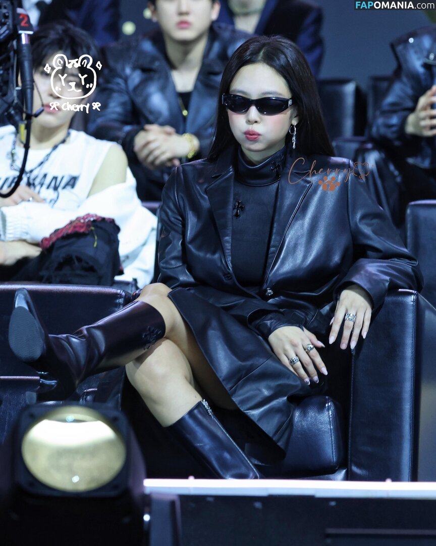 Blackpink / Jennie | BLΛƆKPIИK / jennierubyjane / sheflieshigh Naken OnlyFans  Läckta Foto #478