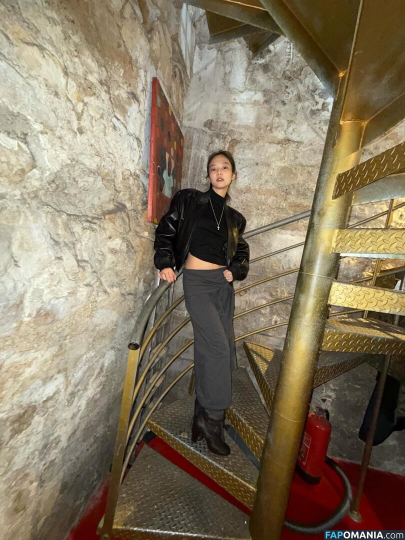 Blackpink / Jennie | BLΛƆKPIИK / jennierubyjane / sheflieshigh Naken OnlyFans  Läckta Foto #523