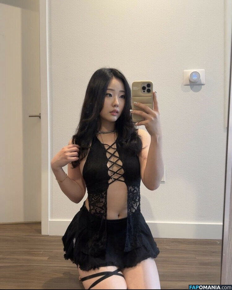 AGirlAndAGame / Jessica / h.yojeong / jessicahkim / jessicanigri Naken OnlyFans  Läckta Foto #214