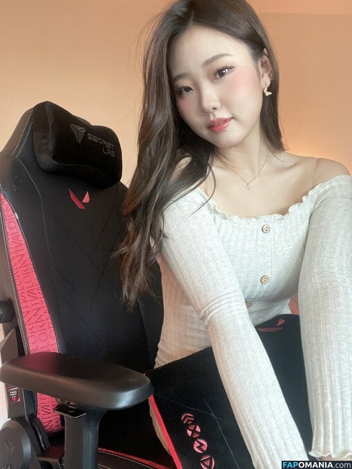 AGirlAndAGame / Jessica / h.yojeong / jessicahkim / jessicanigri Naken OnlyFans  Läckta Foto #556