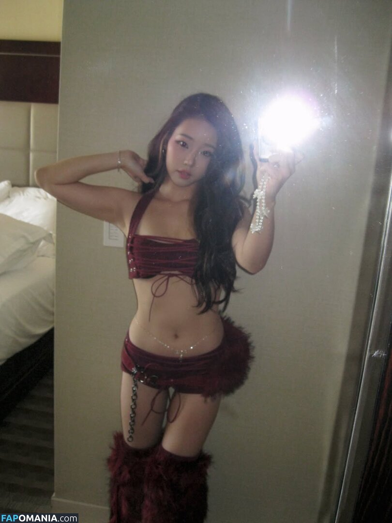 AGirlAndAGame / Jessica / jessicahkim / jessicanigri / kaburbank Naken OnlyFans  Läckta Foto #957