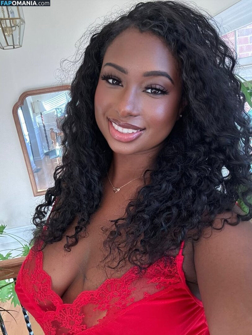 jharionne Naken OnlyFans  Läckta Foto #5