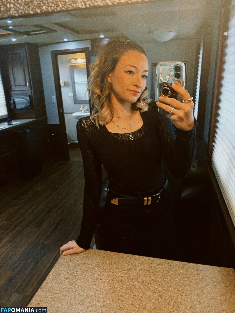 Jodelle Ferland / jodellemicah Naken OnlyFans  Läckta Foto #9