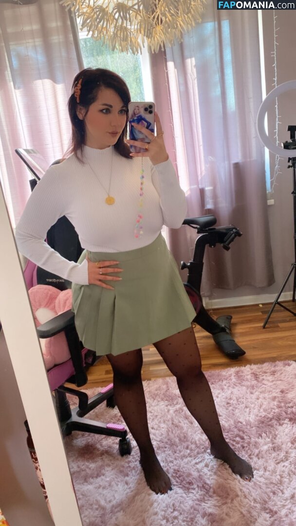 Joulischka Naken OnlyFans  Läckta Foto #3
