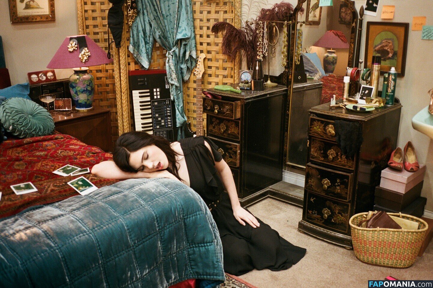 Julia Cumming (Sunflower Bean Singer / Julia Cumming (Sunflower Bean Singer/Bassist) / sunflowerbean Naken OnlyFans  Läckta Foto #6