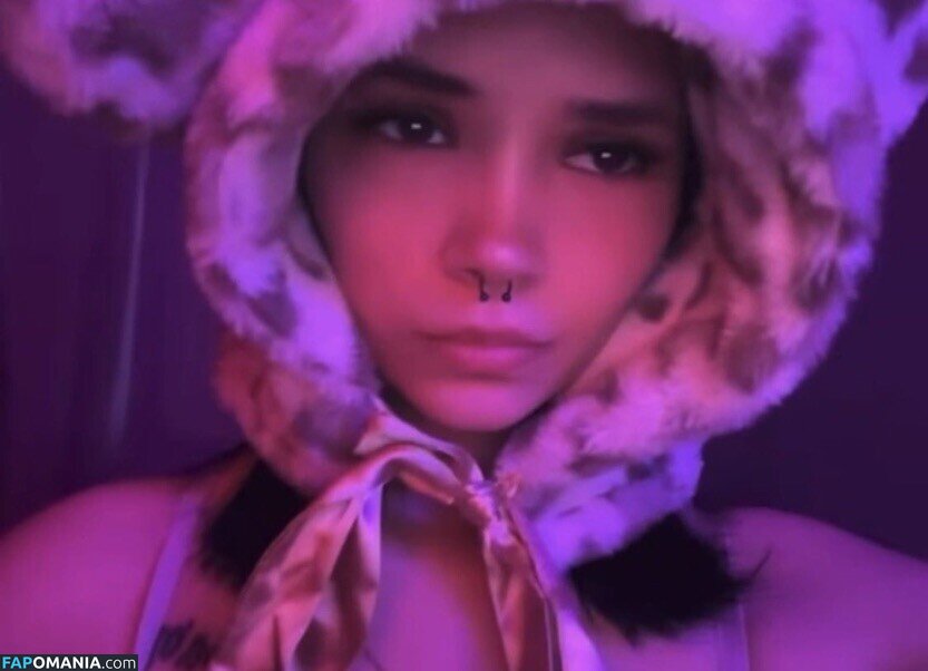 Julia Graham / https: / teasingmoon / teasingmoon... / temptedevil / temptedevil... Naken OnlyFans  Läckta Foto #2