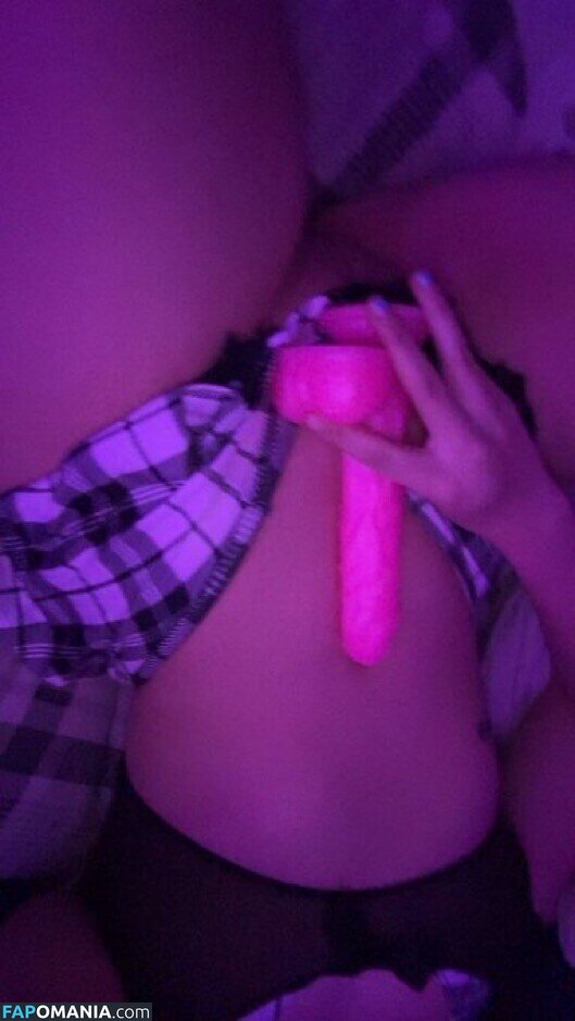 Julia Graham / https: / teasingmoon / teasingmoon... / temptedevil / temptedevil... Naken OnlyFans  Läckta Foto #3