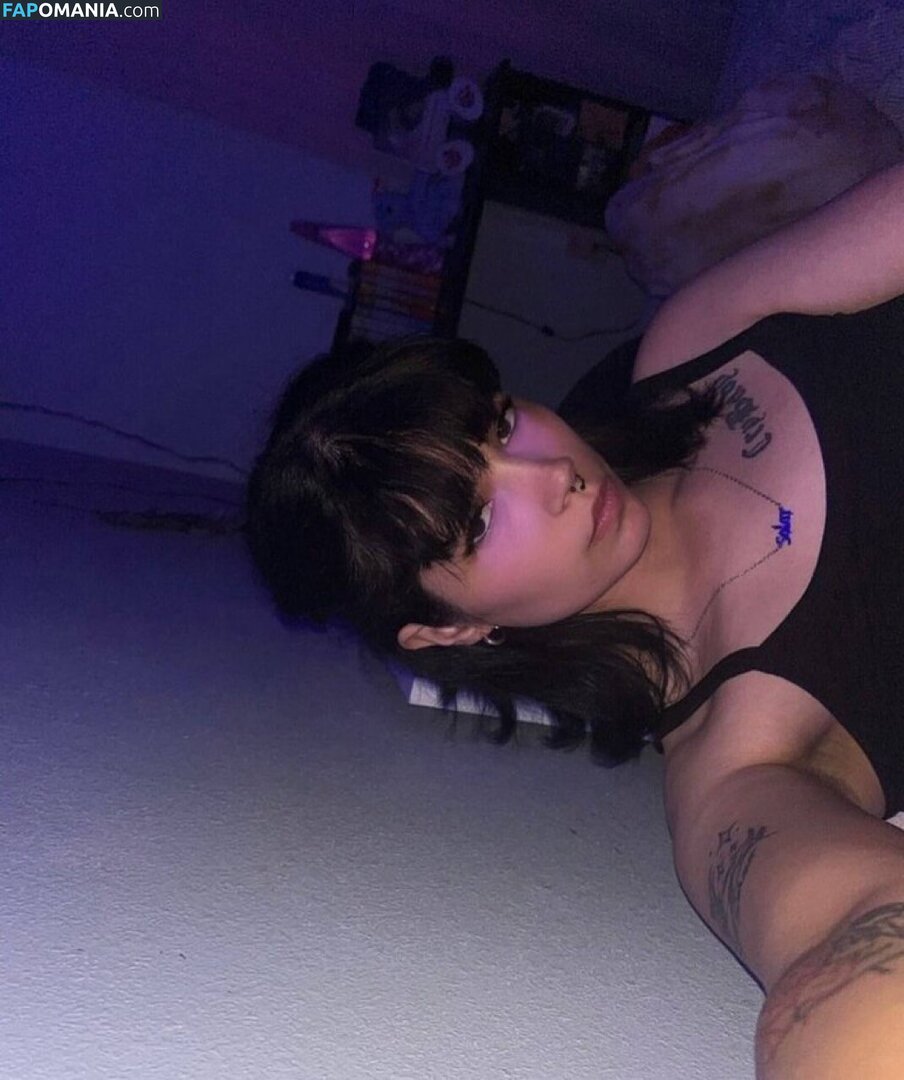 Julia Graham / https: / teasingmoon / teasingmoon... / temptedevil / temptedevil... Naken OnlyFans  Läckta Foto #10