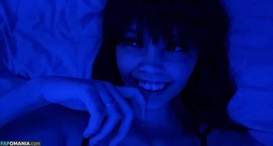 Julia Graham / https: / teasingmoon / teasingmoon... / temptedevil / temptedevil... Naken OnlyFans  Läckta Foto #13