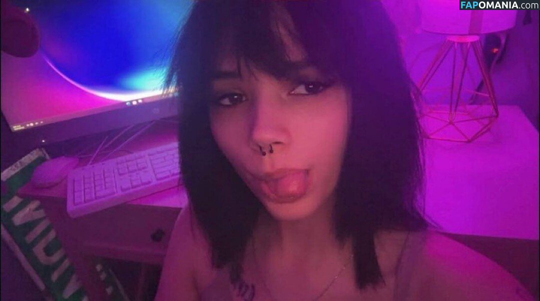 Julia Graham / https: / teasingmoon / teasingmoon... / temptedevil / temptedevil... Naken OnlyFans  Läckta Foto #14