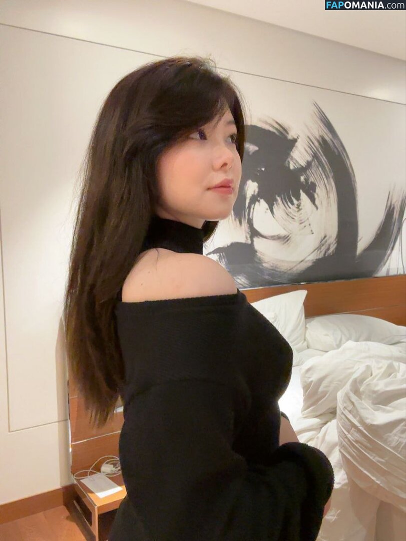 Júlia Nakamura / Mayumi / jumayumin1 Naken OnlyFans  Läckta Foto #1