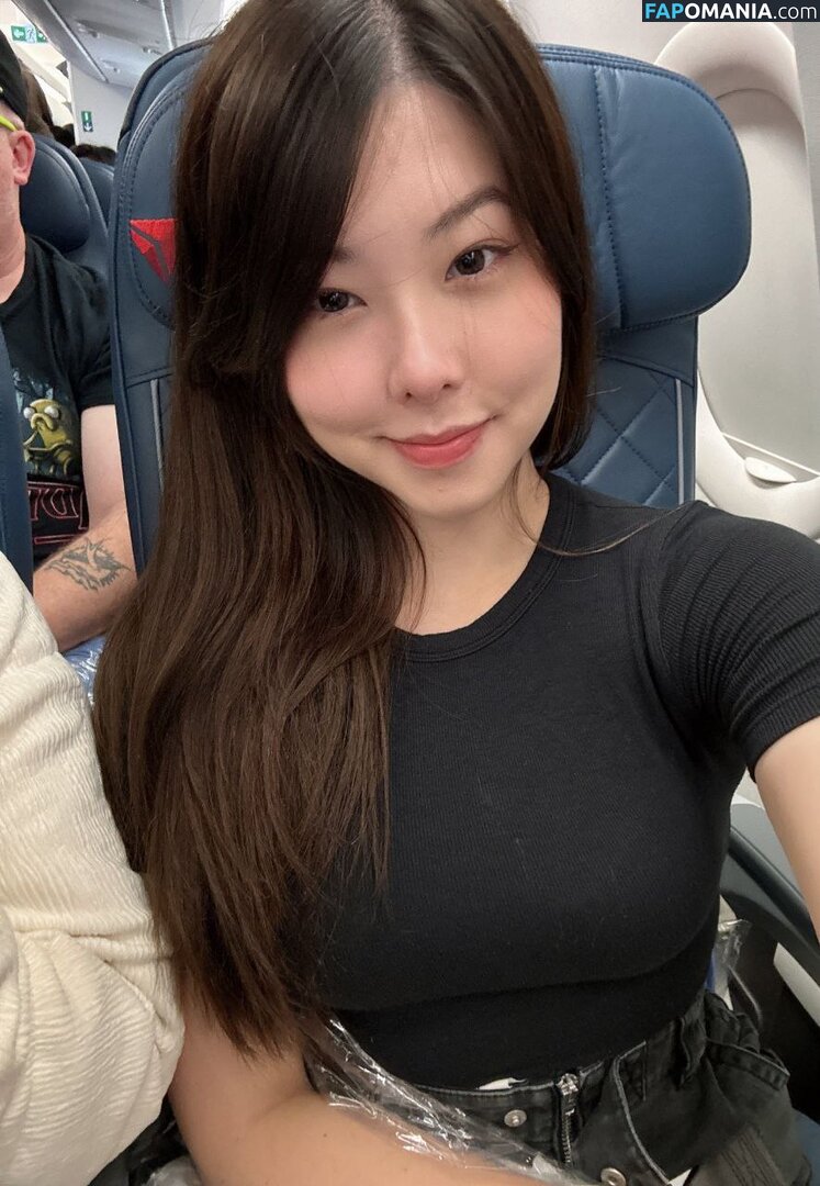 Júlia Nakamura / Mayumi / jumayumin1 Naken OnlyFans  Läckta Foto #4