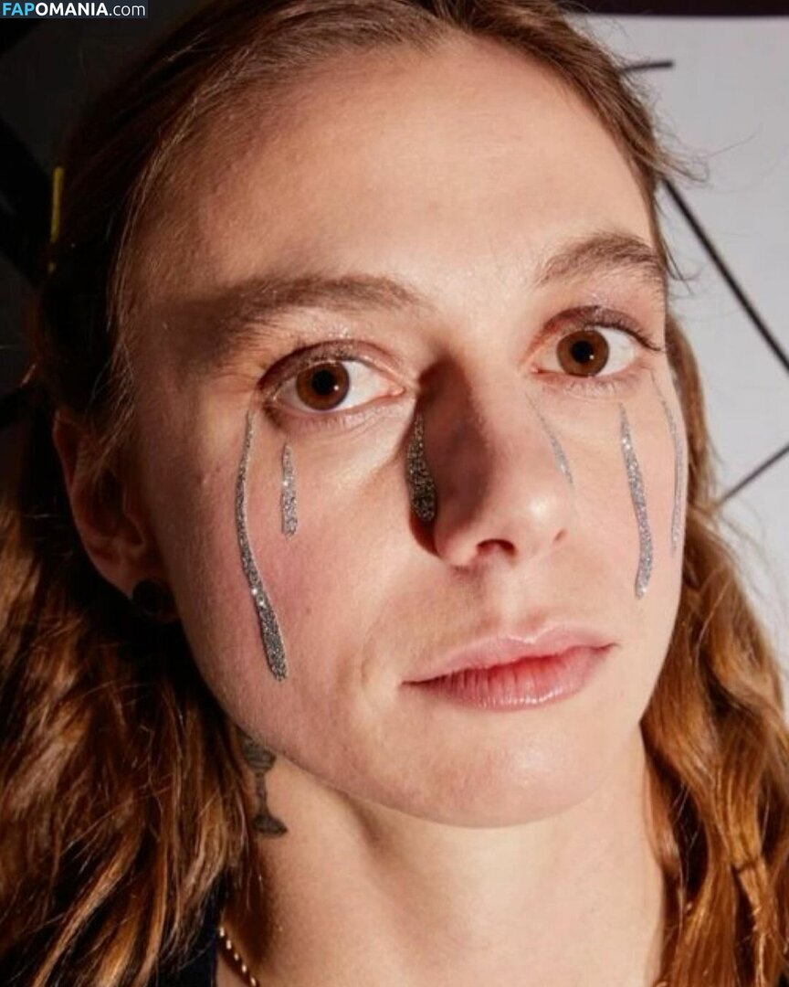 Julien Baker / julienrbaker Naken OnlyFans  Läckta Foto #12