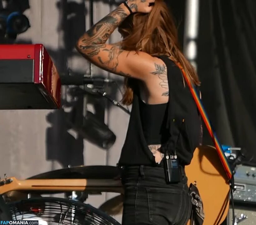 Julien Baker / julienrbaker Naken OnlyFans  Läckta Foto #17