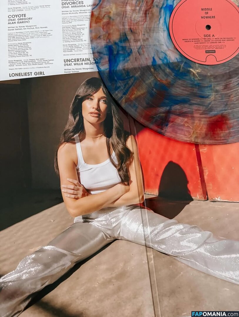 Kacey Musgraves / heavenlyyhazel / spaceykacey Naken OnlyFans  Läckta Foto #14