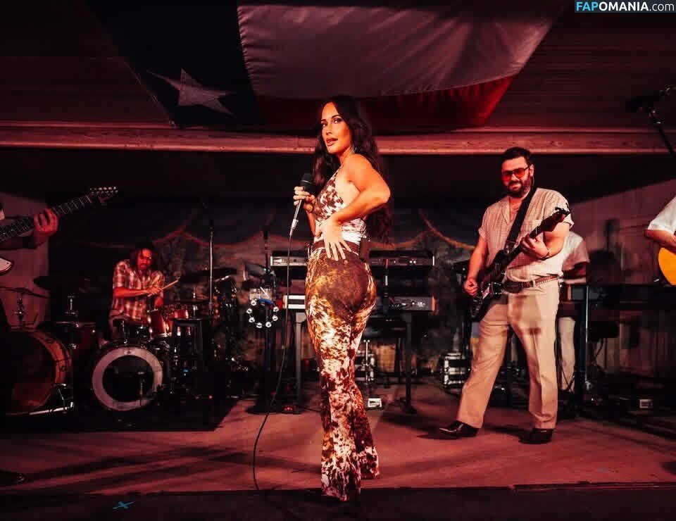 Kacey Musgraves / heavenlyyhazel / spaceykacey Naken OnlyFans  Läckta Foto #34