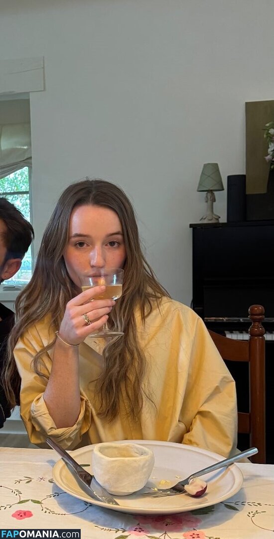 Kaitlyn Dever / KaitlynDever Naken OnlyFans  Läckta Foto #209