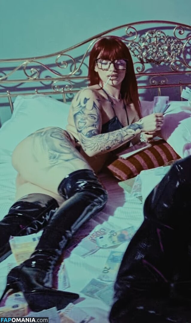 Denise / _kallmemamy_ / dollyred / dollyredxxx Naken OnlyFans  Läckta Foto #12