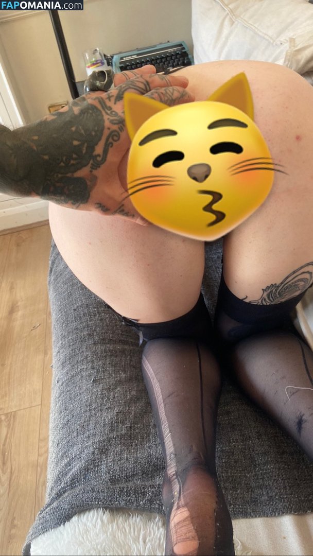 Kara Moon / karamoondesign Naken OnlyFans  Läckta Foto #2