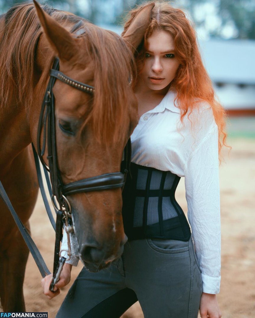 Kari Pitinova / tikivulpes Naken OnlyFans  Läckta Foto #18