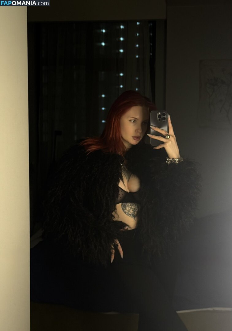 Karina Kherman / NebelaiaK / kher.man Naken OnlyFans  Läckta Foto #4