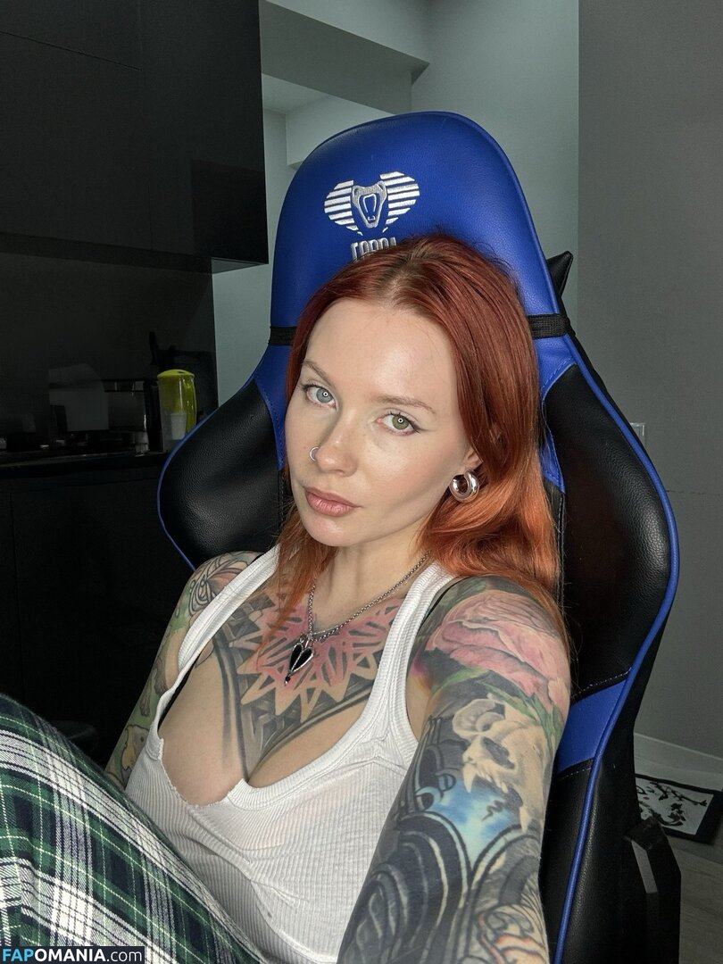 Karina Kherman / NebelaiaK / kher.man Naken OnlyFans  Läckta Foto #6