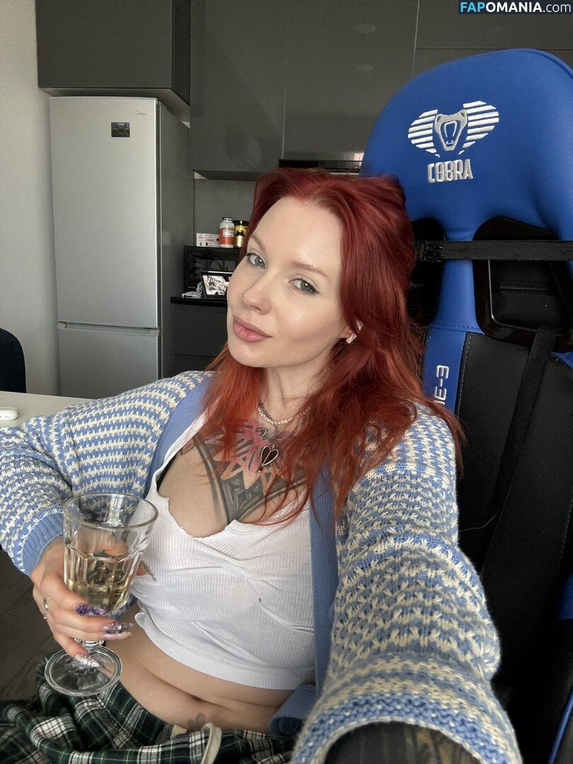 Karina Kherman / NebelaiaK / kher.man Naken OnlyFans  Läckta Foto #10