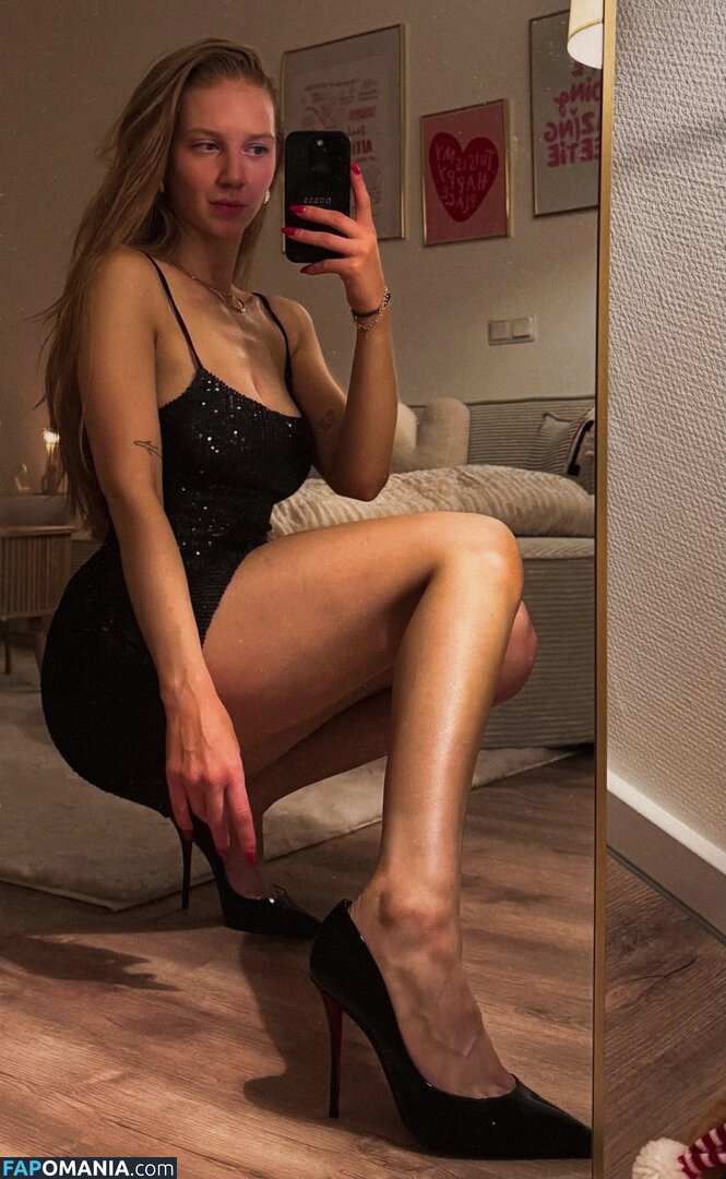 Katha Aomodels / aopremium / kathaaa_ecker Naken OnlyFans  Läckta Foto #1