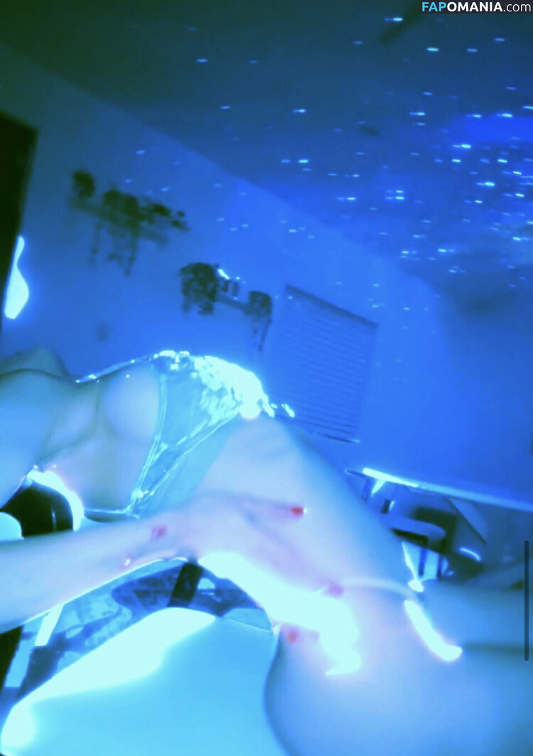 Katie Bell / katiebellofficial / katieeeeebell Naken OnlyFans  Läckta Foto #24