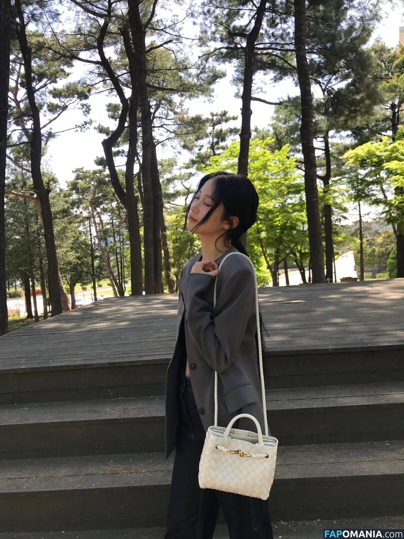 Kazuha Nakamura 中村 一葉 / LESSERAFIM / zuhazana Naken OnlyFans  Läckta Foto #1