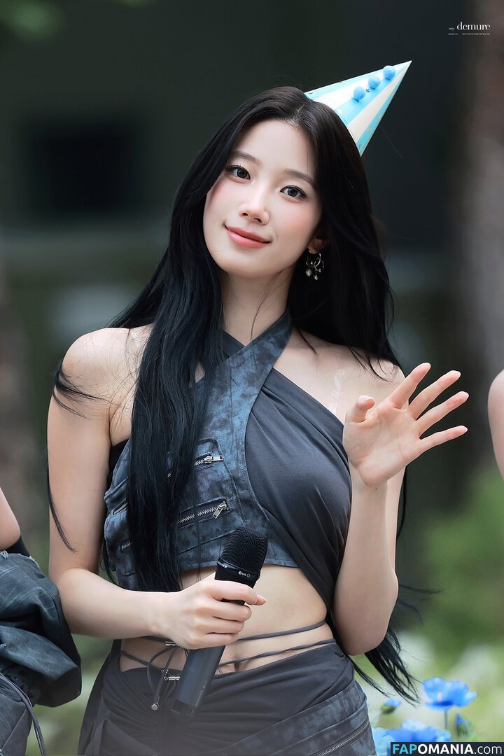 Kazuha Nakamura 中村 一葉 / LESSERAFIM / zuhazana Naken OnlyFans  Läckta Foto #34
