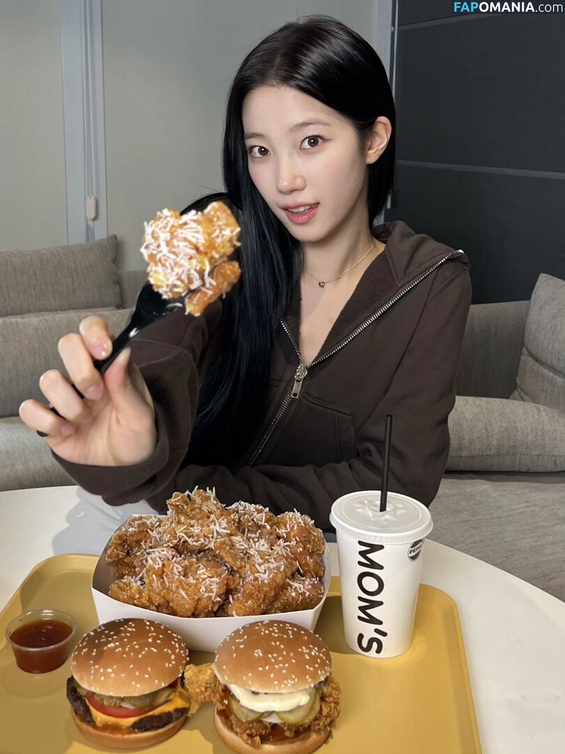 Kazuha Nakamura 中村 一葉 / LESSERAFIM / zuhazana Naken OnlyFans  Läckta Foto #42
