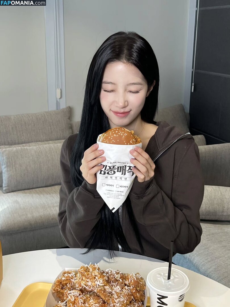 Kazuha Nakamura 中村 一葉 / LESSERAFIM / zuhazana Naken OnlyFans  Läckta Foto #44