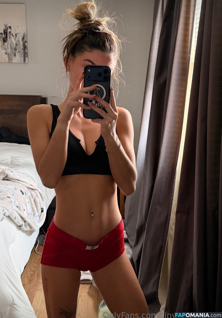 j.aida / kennaabennett / neve.lewiss / paige.donoway Naken OnlyFans  Läckta Foto #3