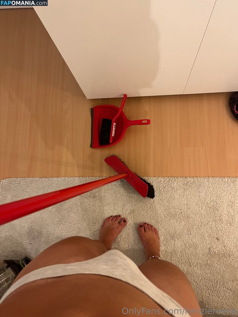kenziereena Naken OnlyFans  Läckta Foto #10