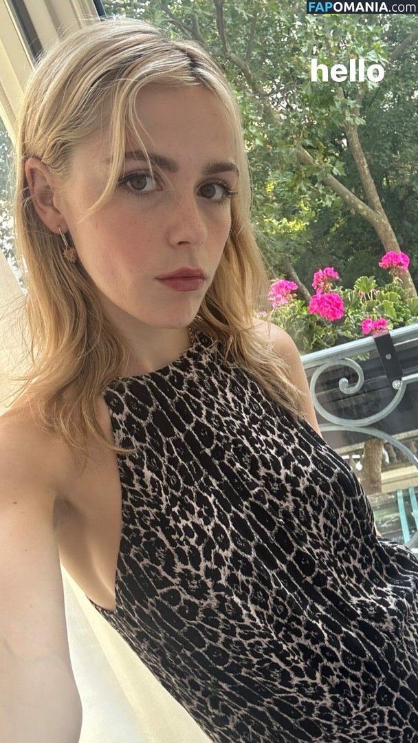AdventuresSabrina / Kiernan Shipka / kiernanshipka Naken OnlyFans  Läckta Foto #113