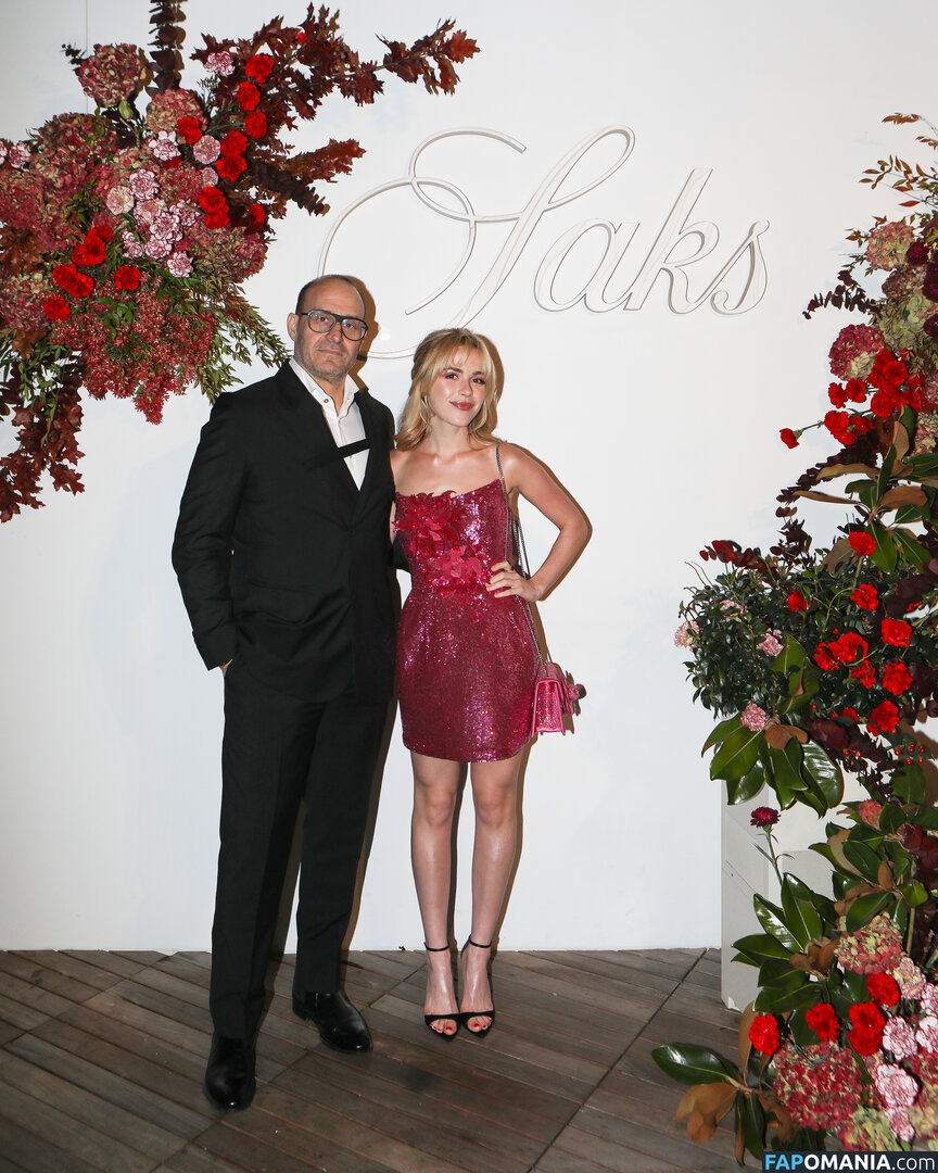AdventuresSabrina / Kiernan Shipka / kiernanshipka Naken OnlyFans  Läckta Foto #574
