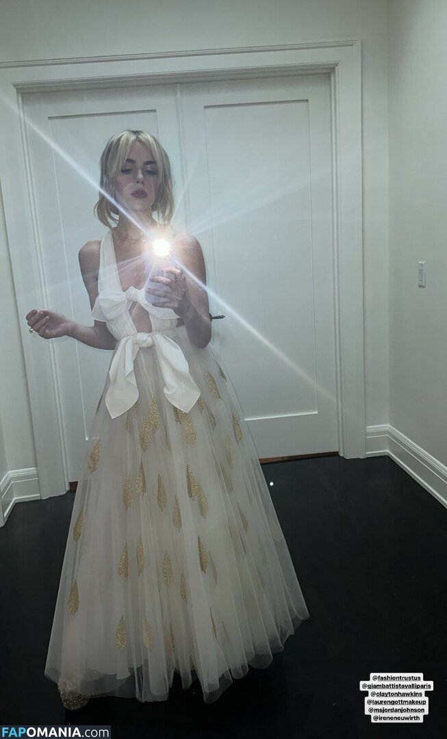 AdventuresSabrina / Kiernan Shipka / kiernanshipka Naken OnlyFans  Läckta Foto #662