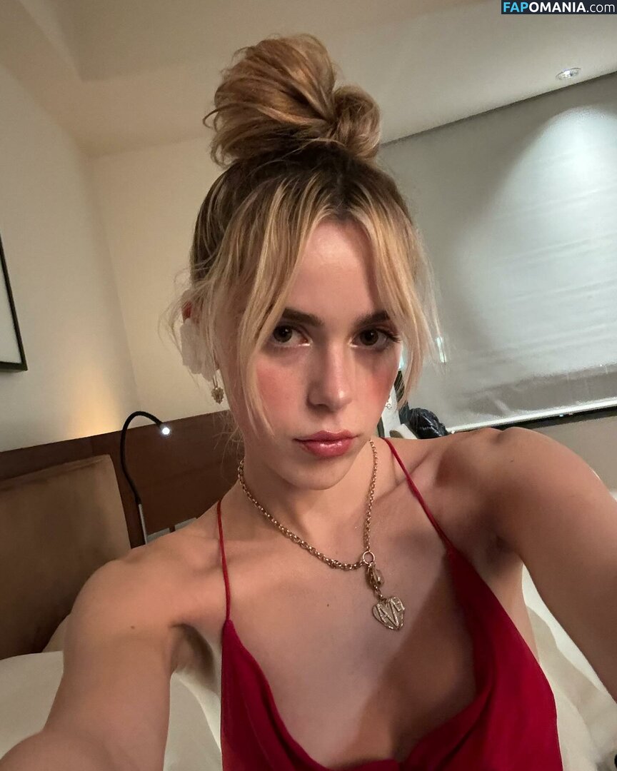 AdventuresSabrina / Kiernan Shipka / kiernanshipka Naken OnlyFans  Läckta Foto #736