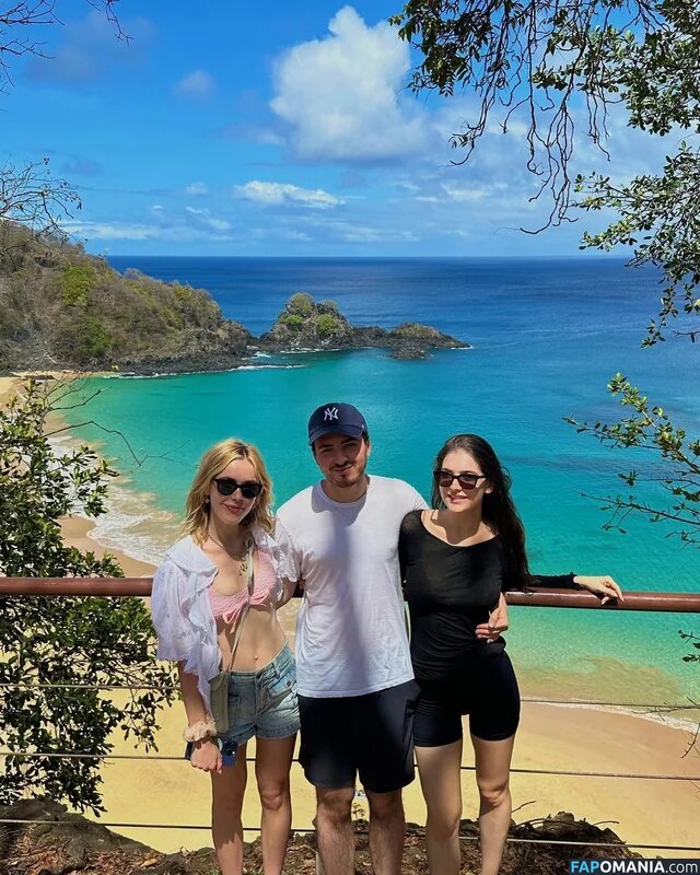 AdventuresSabrina / Kiernan Shipka / kiernanshipka Naken OnlyFans  Läckta Foto #798