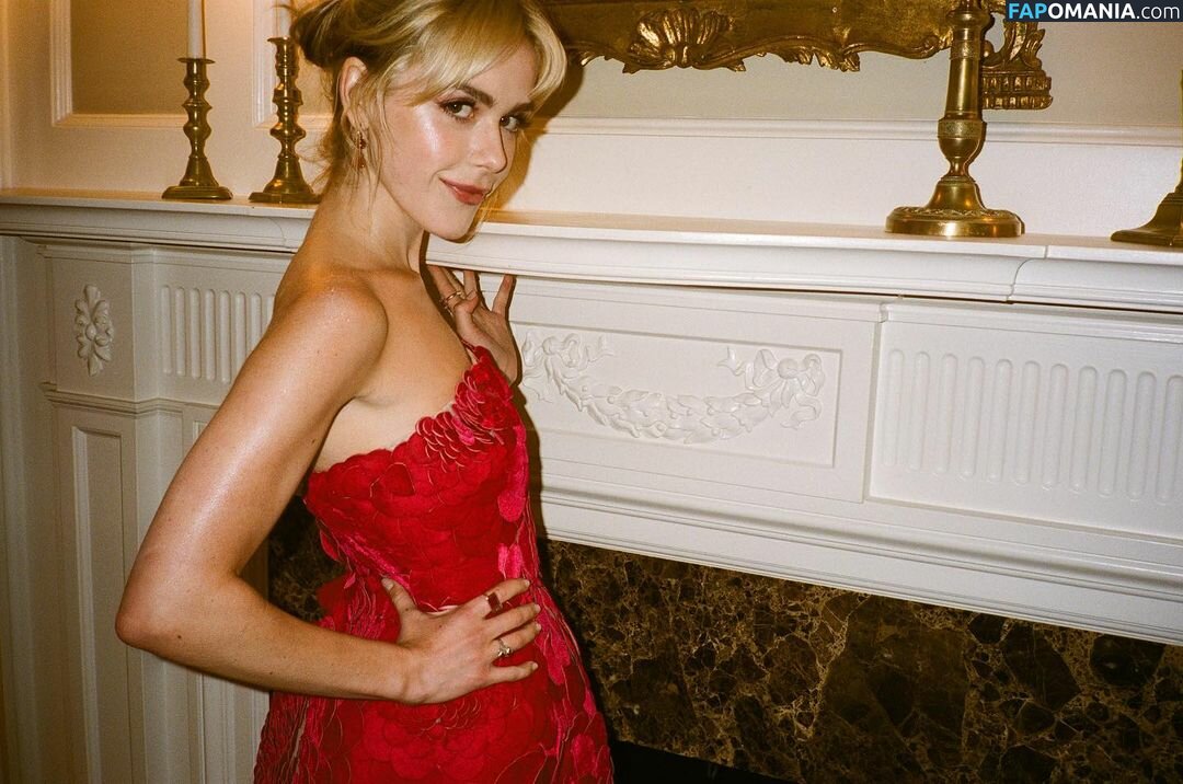 AdventuresSabrina / Kiernan Shipka / kiernanshipka Naken OnlyFans  Läckta Foto #879