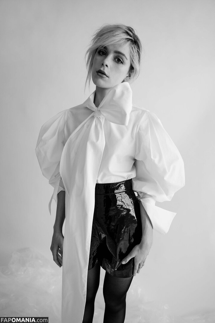 AdventuresSabrina / Kiernan Shipka / kiernanshipka Naken OnlyFans  Läckta Foto #1534