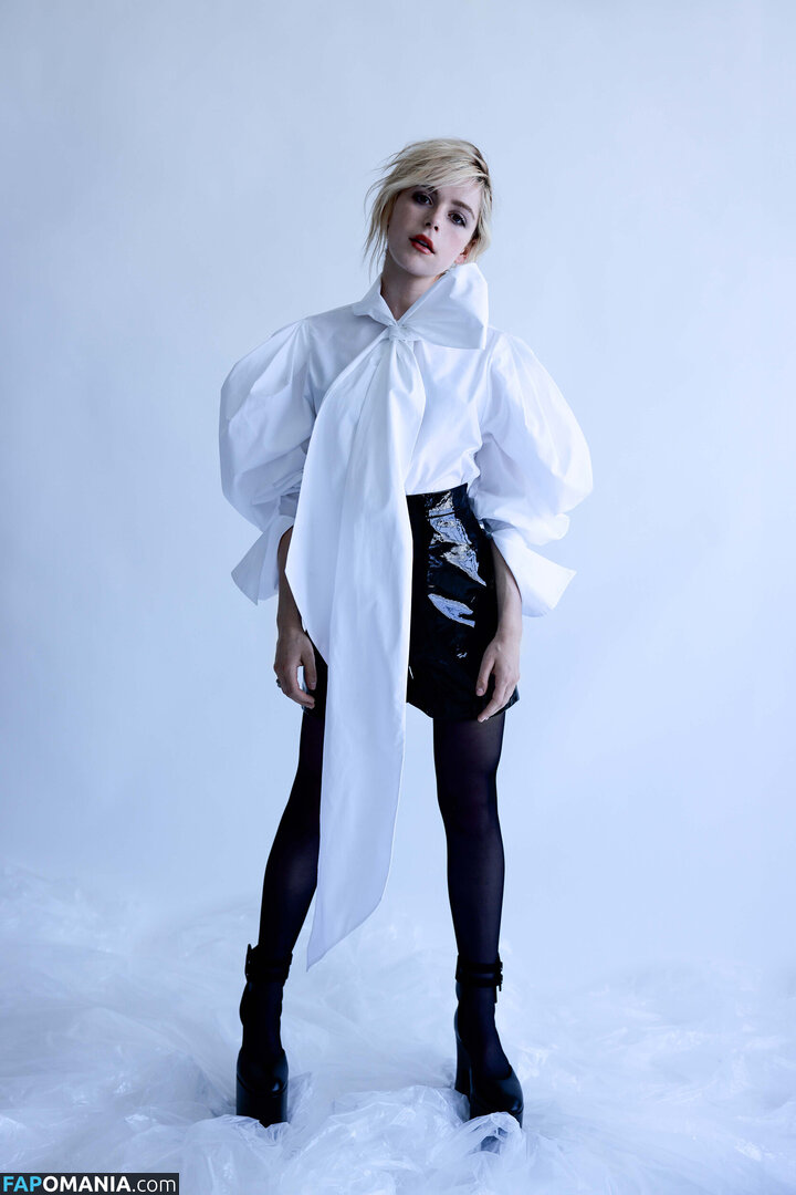 AdventuresSabrina / Kiernan Shipka / kiernanshipka Naken OnlyFans  Läckta Foto #1535