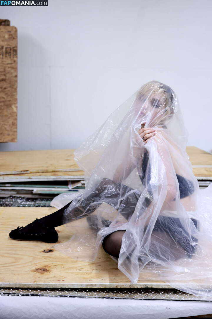 AdventuresSabrina / Kiernan Shipka / kiernanshipka Naken OnlyFans  Läckta Foto #1540